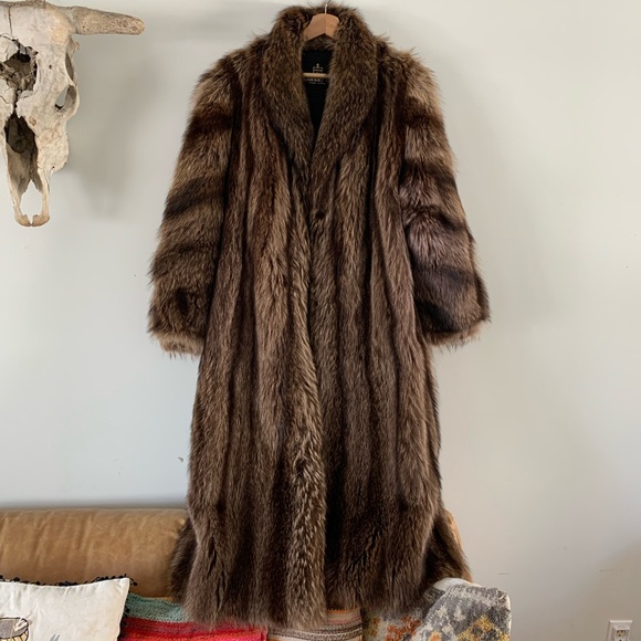 Vintage Jackets & Blazers - Luxurious Vintage Brown Fur Coat